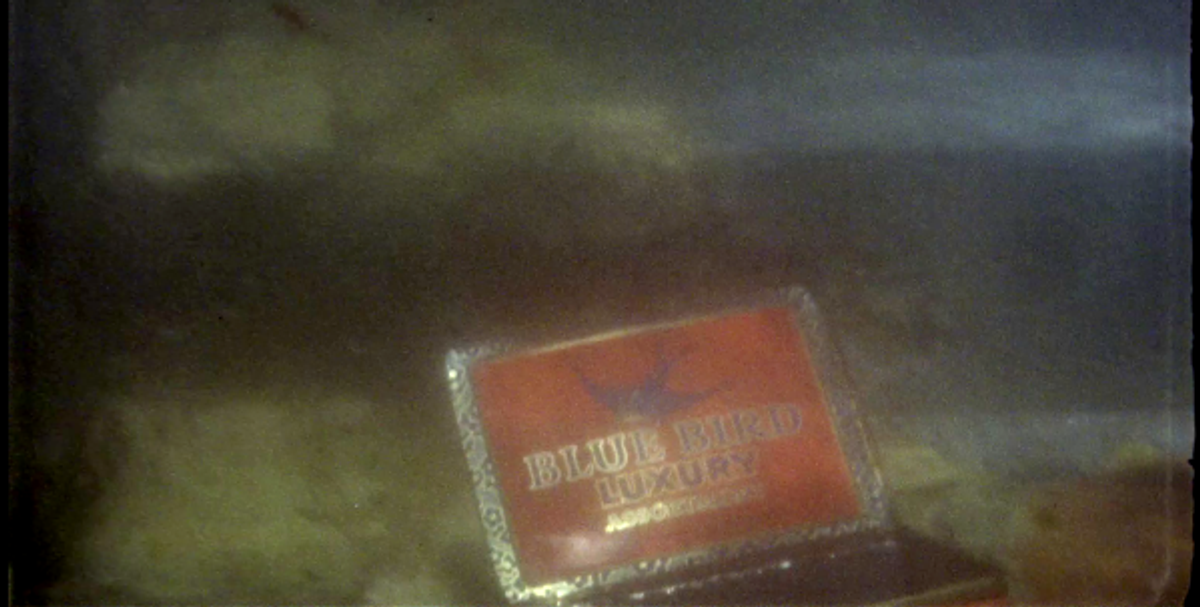 Ulla von Brandenburg, Boîte métal, 2019, film super 16 mm, couleur, muet. Courtesy Ulla von Brandenburg et Art:Concept, Paris/ Riegger, Berlin, Karlsruhe/ Pilar Corrias Gallery, Londres/ Produzentengalerie, Hambourg.