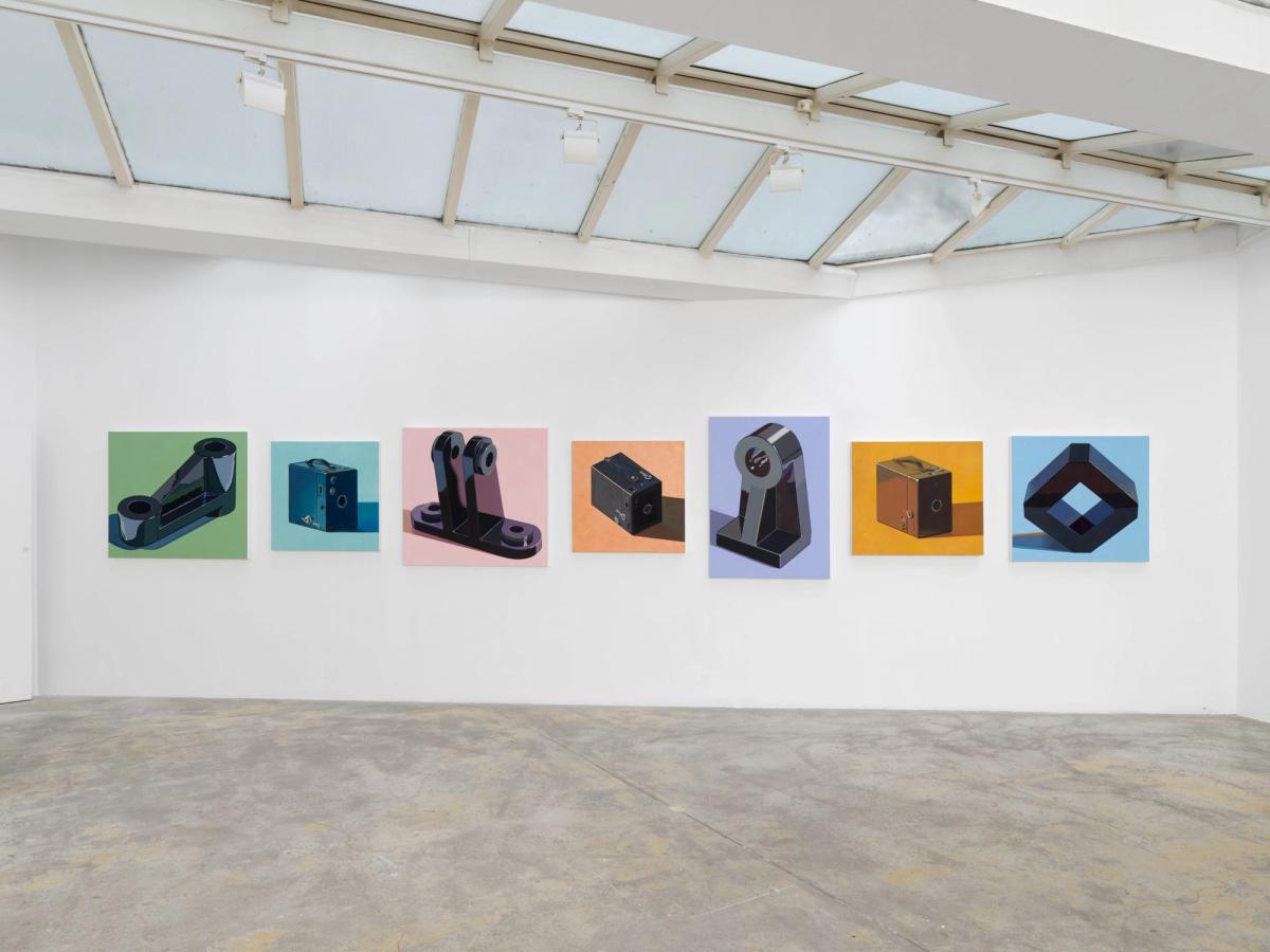Vue de l’exposition « Robert Cottingham : Cameras, Typewriters & Components » à la Galerie Georges-Philippe & Nathalie Vallois. © Aurélien Mole. Courtesy Galerie GP & N Vallois