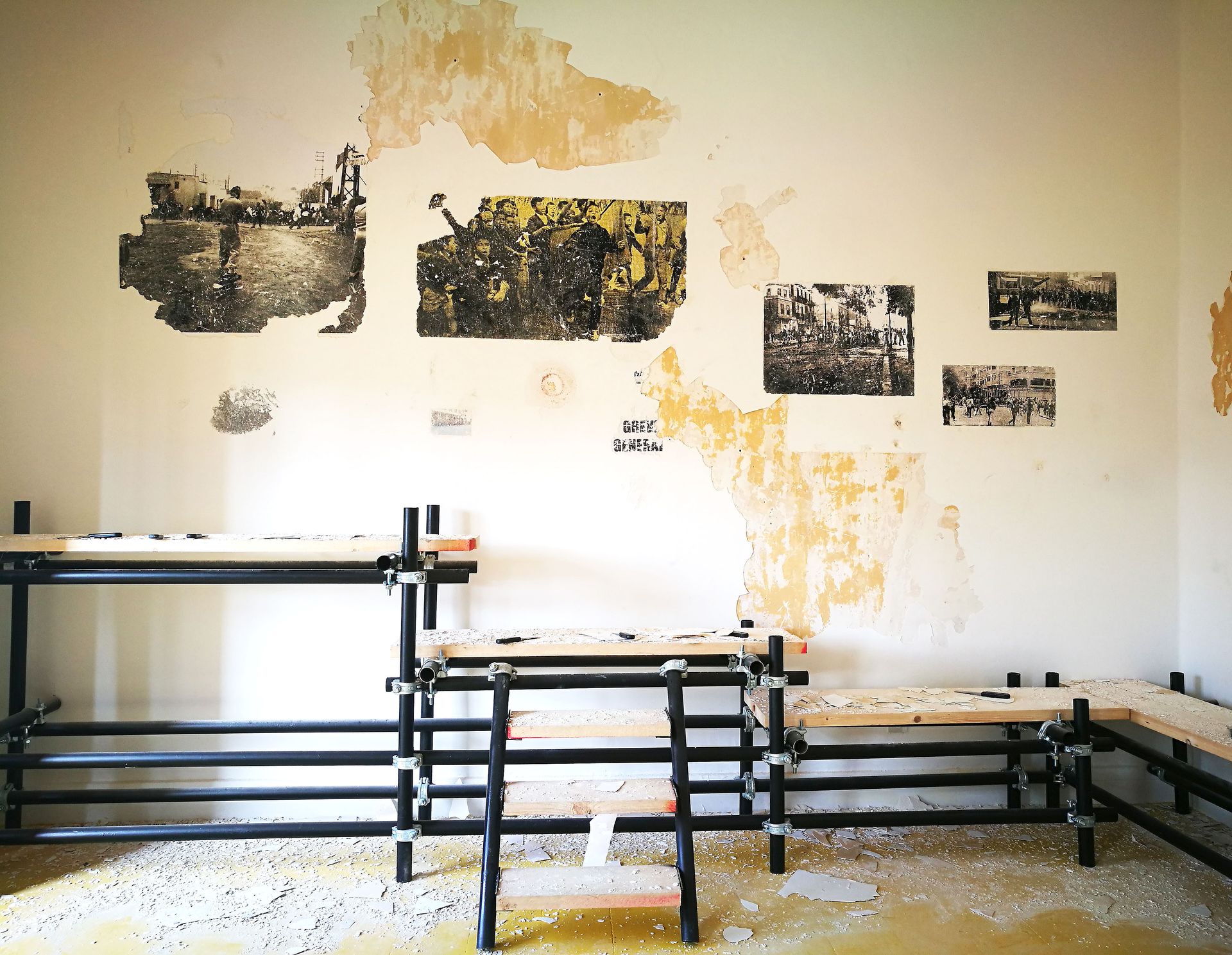 Vue de l’exposition « Mustapha Akrim. Histoires plus que parfaites », L’appartement 22, Rabat, 2019. Courtesy de l’artiste