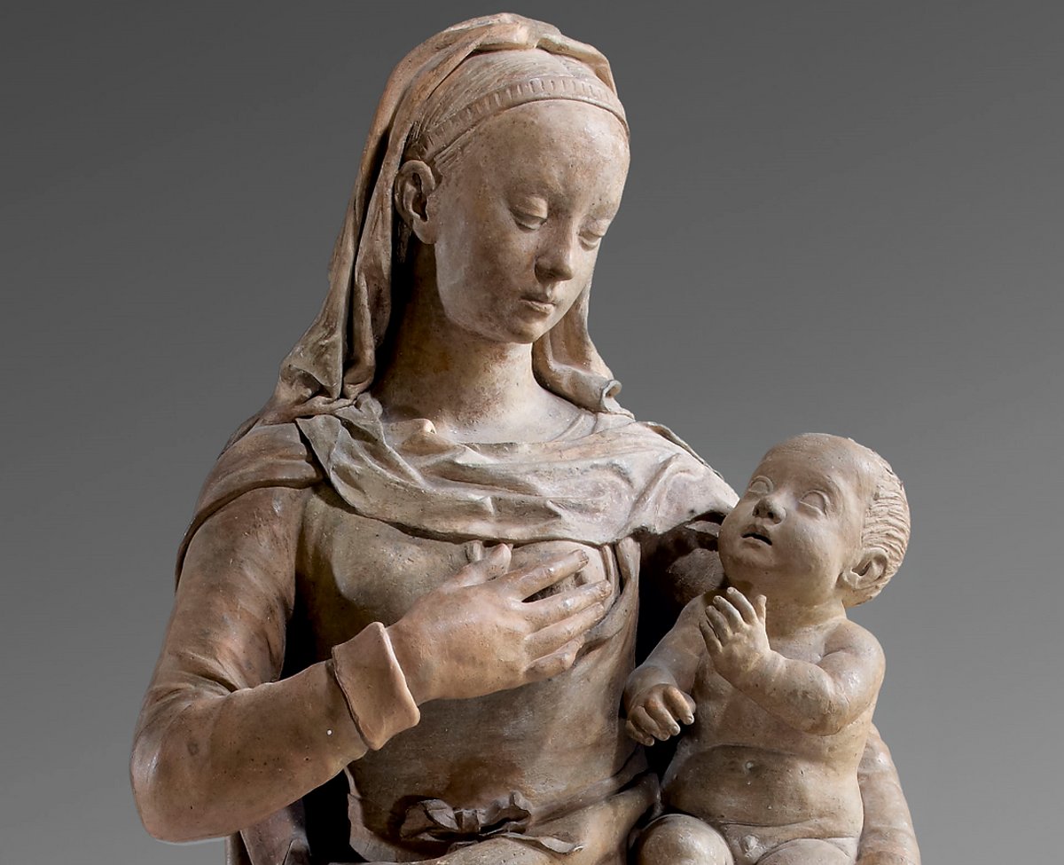 Michel Colombe, Vierge à l’Enfant, vers 1500-1510, terre cuite, 102 x 40 cm (détail). Courtesy Auction Art