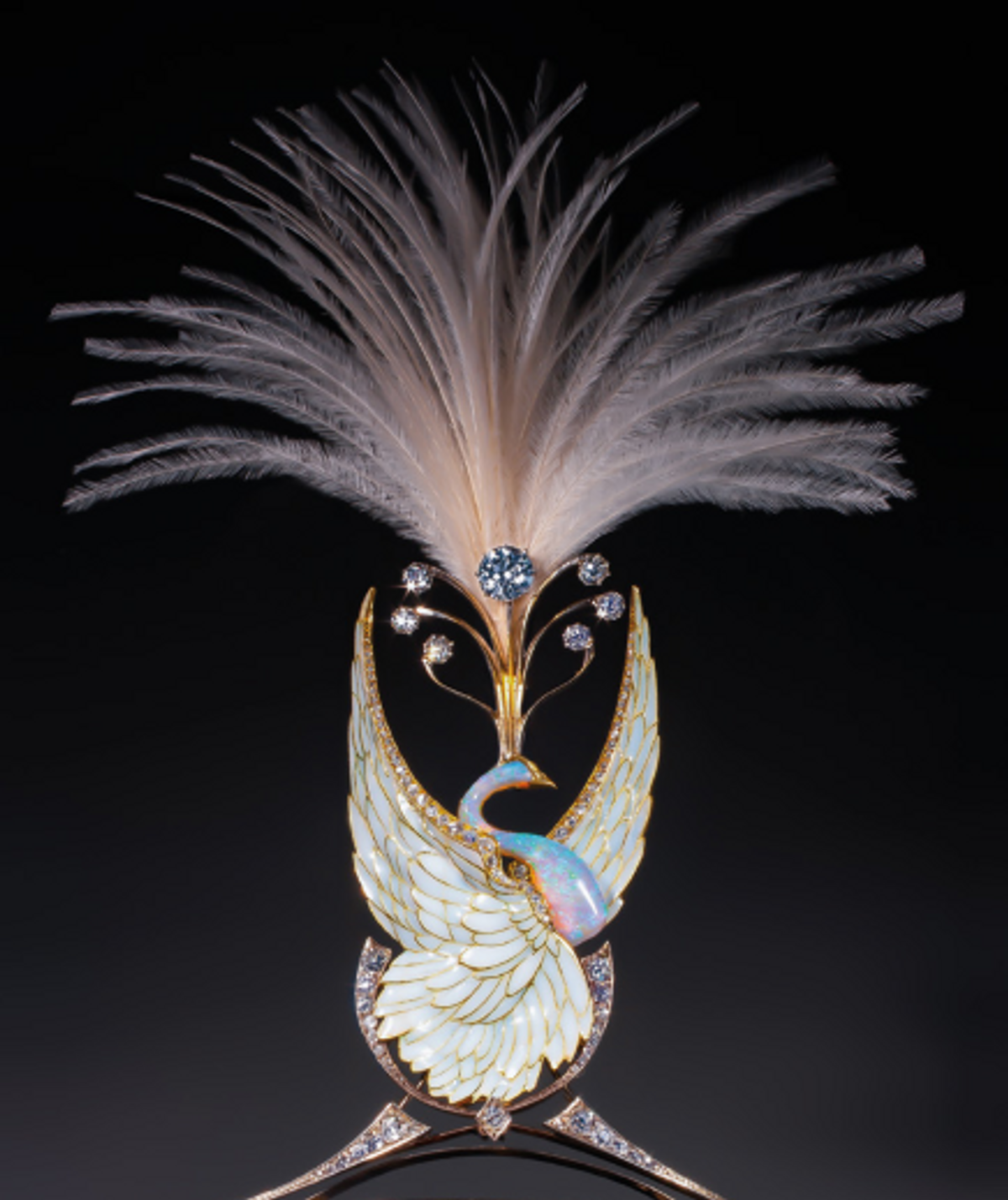 Philippe Wolfers, Diadème en forme de paon, 1902-1903, or, argent, diamant, émail et opale. 

© Epoque Fine Jewel