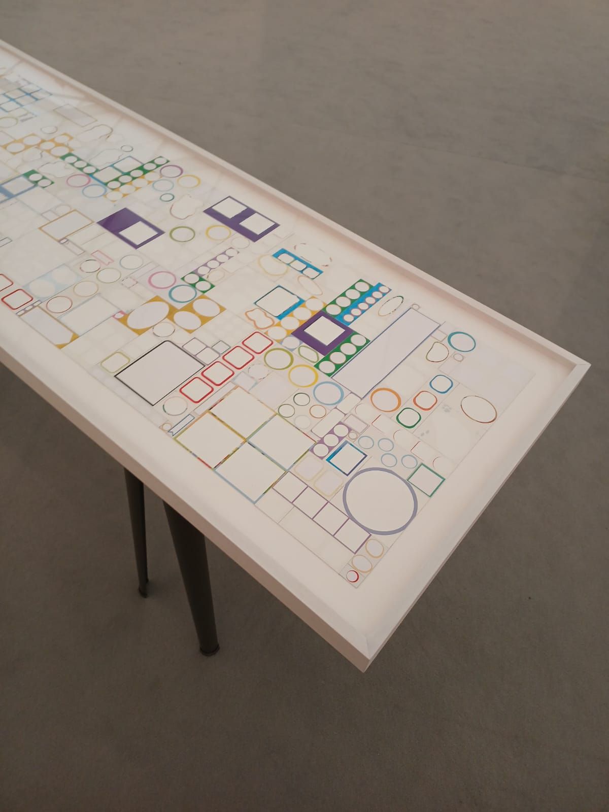 Vue d'une oeuvre de Stéphanie Saadé sur le stand de la galerie Marfa' à la foire Frieze London.
Courtesy de l'artiste et de la galerie Marfa’ © Stéphanie Saadé