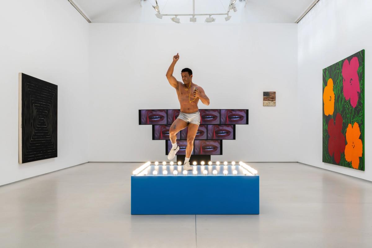 Vue de l’exposition « Sturtevant : Zip Zap ! », Thaddaeus Ropac, Paris. Courtesy Thaddaeus Ropac gallery, London · Paris · Salzburg · Seoul. © Sturtevant Estate, Paris. Photo : Dawn Blackman