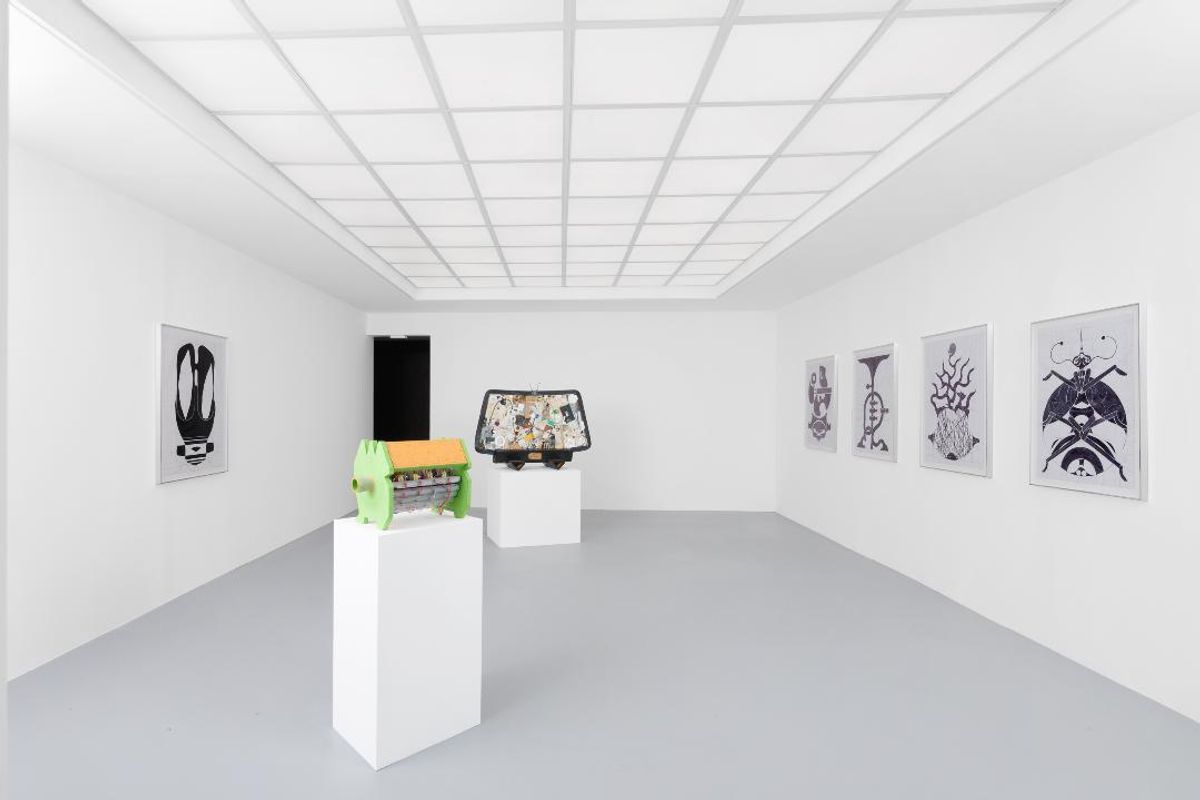 Vue de l'exposition de Jean Katambayi Mukendi « Délestage », à voir jusqu'au 11 octobre à la galerie Micki Meng. @ Jean Katambayi Mukendi. Courtesy de l’artiste et Galerie Micki Meng / Galerie Ramiken. Photo Aurélien Mole