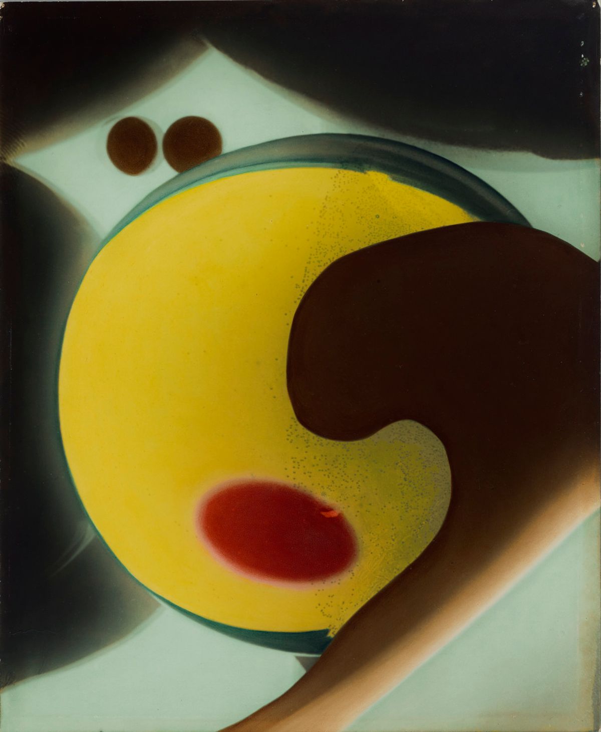 Noboru Ueki, Untitled, vers 1948, tirage gélatino-argentique colorée à la main, J. Paul Getty Museum, Los Angeles.
© The Estate of Noboru Ueki. Courtesy de MEM (Multiply Encoded Messages), Tokyo