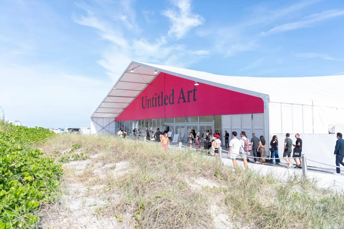 Untitled Art fair à Miami Beach en 2023. @worldredeye