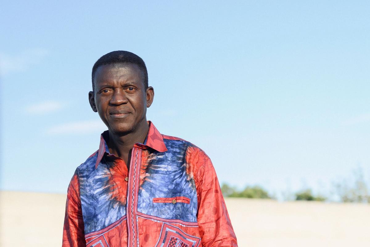 Rigobert Nimi lors de sa première exposition personnelle au MAMO - Centre d'art de la Cité Radieuse de Marseille en 2023. Photo : Jean Picon