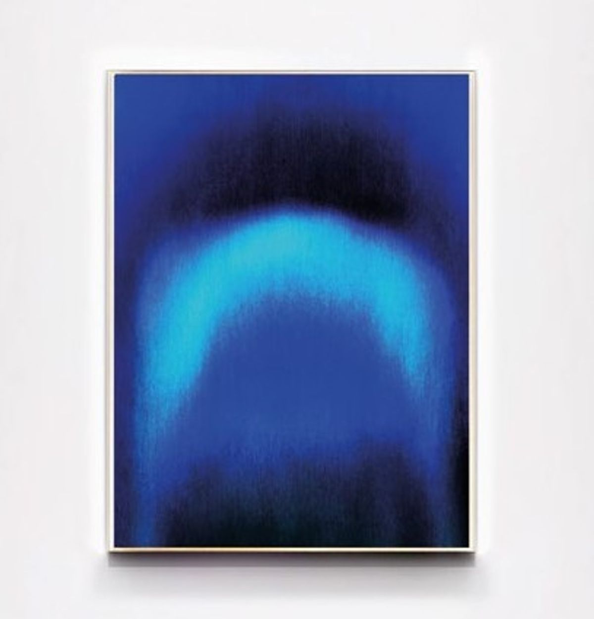 Thomas Devaux, Dichroic 5.62 3.62, 2025, verre dichroïque, papier et cadre à la feuille d’or. © Courtesy de la galerie Bacqueville