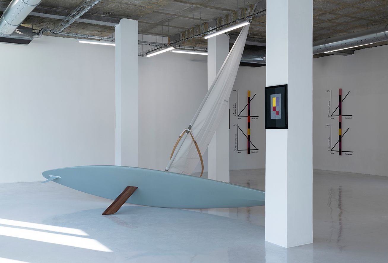 Vue de l’exposition « Barker Gillick & Jones » chez Air de Paris. Photo : © Marc Domage. Courtesy Air de Paris, Romainville | Grand Paris