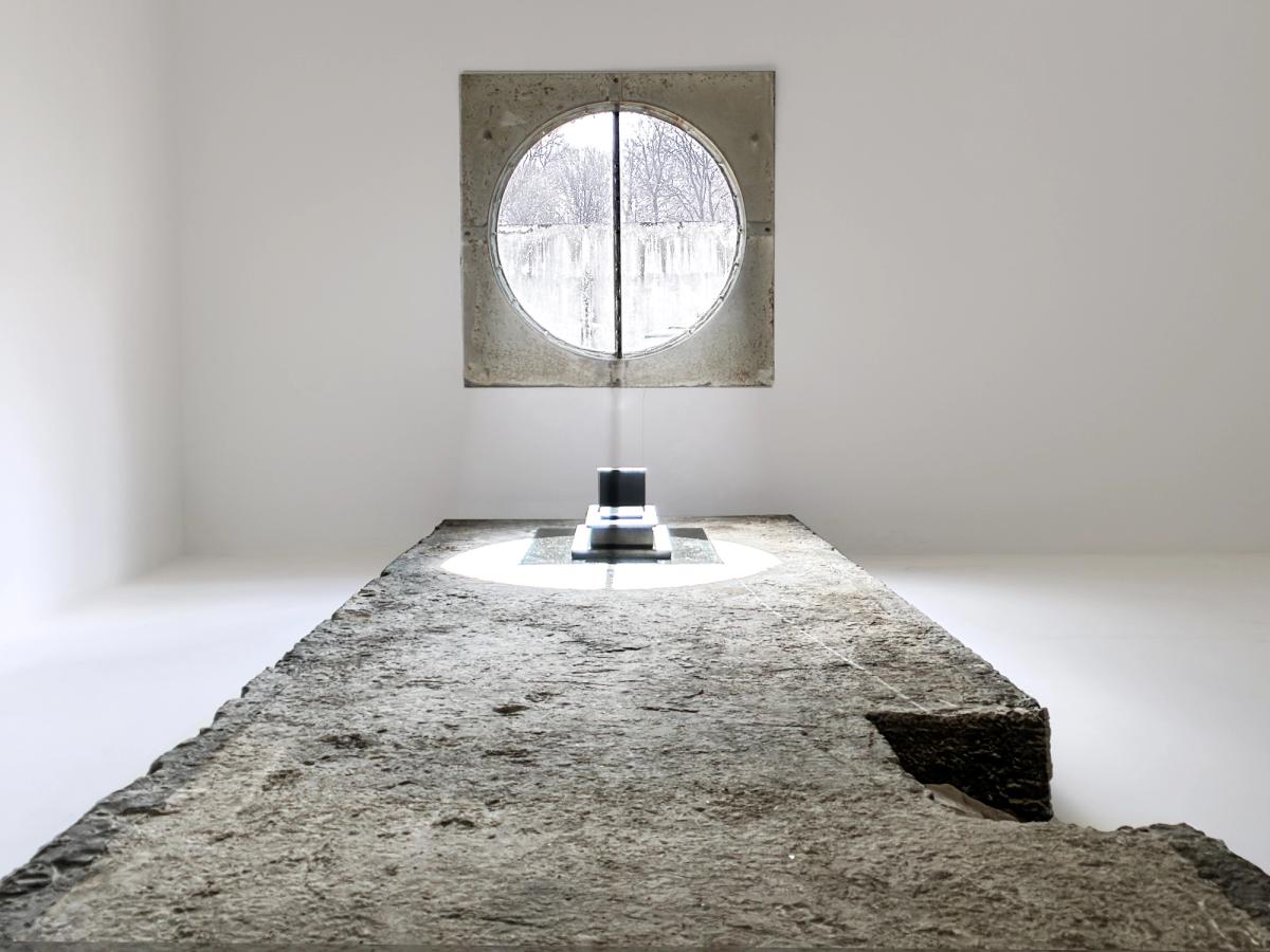 Loris Gréaud, /dʌv/, 2023. Crédits Photo : Realism Noir. © Loris Gréaud, Gréaudstudio, Gaëlle Lauriot-Prévost et Dominique Perrault, Mondes nouveaux.