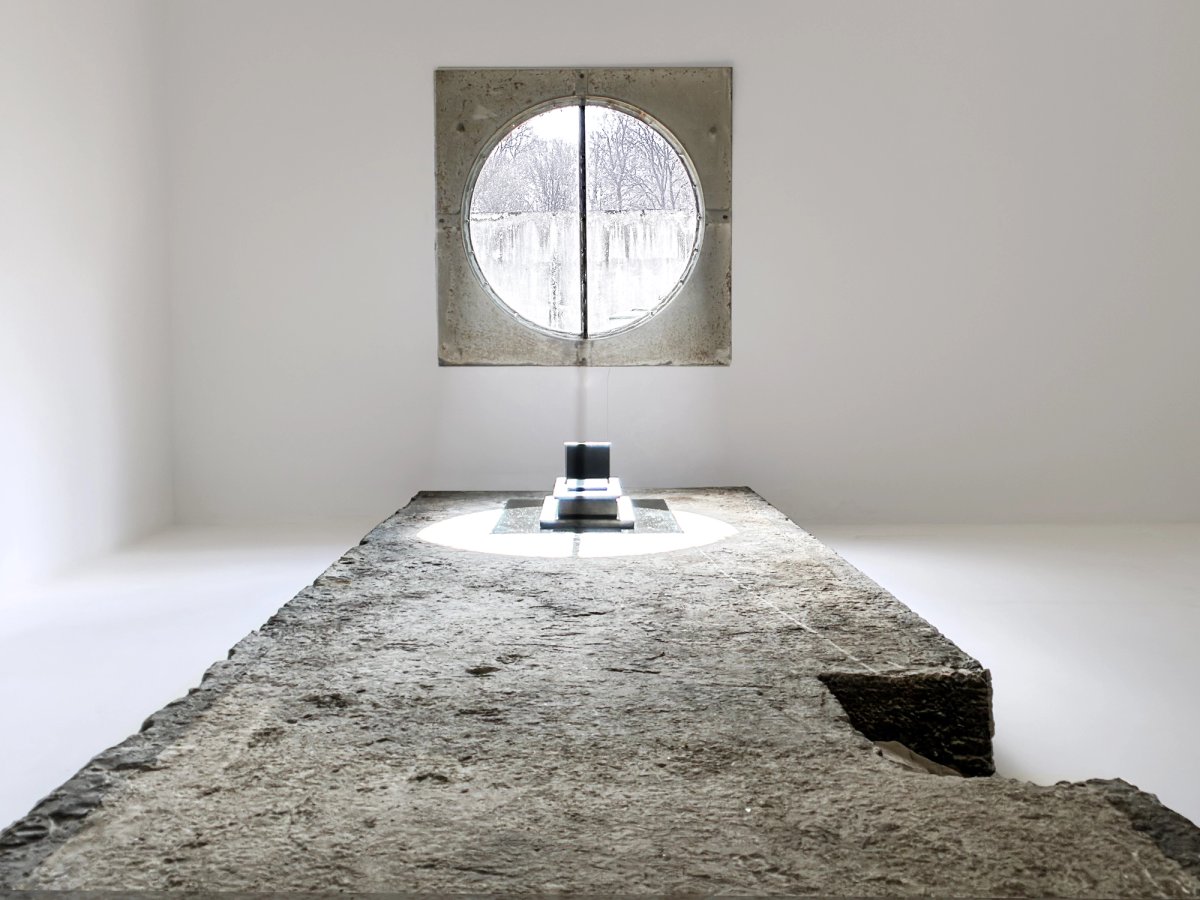 Loris Gréaud, /dʌv/, 2023. Crédits Photo : Realism Noir. © Loris Gréaud, Gréaudstudio, Gaëlle Lauriot-Prévost et Dominique Perrault, Mondes nouveaux.