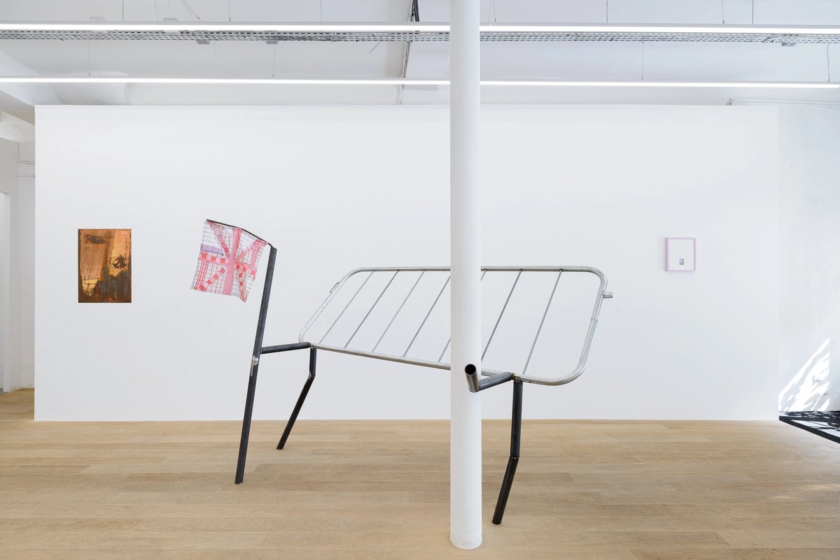 Vue de l’exposition « Jesse Darling : Solo Show », à la Galerie Sultana, Paris. Photo : Grégory Copitet