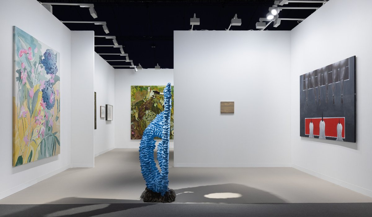 Vue du stand de Mendes Wood sur la foire Paris+ par Art Basel, 2022. Courtesy Mendes Wood