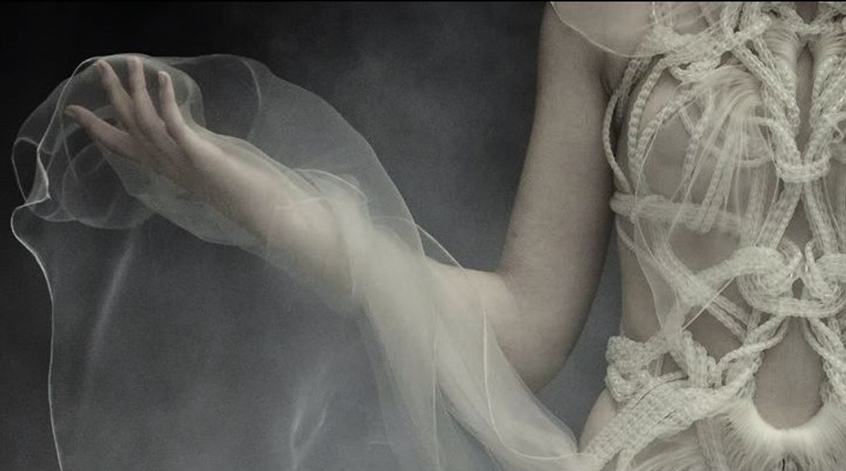 Yiqing Yin, robe Minima Naturalia, 2021. Photo Laurence Laborie