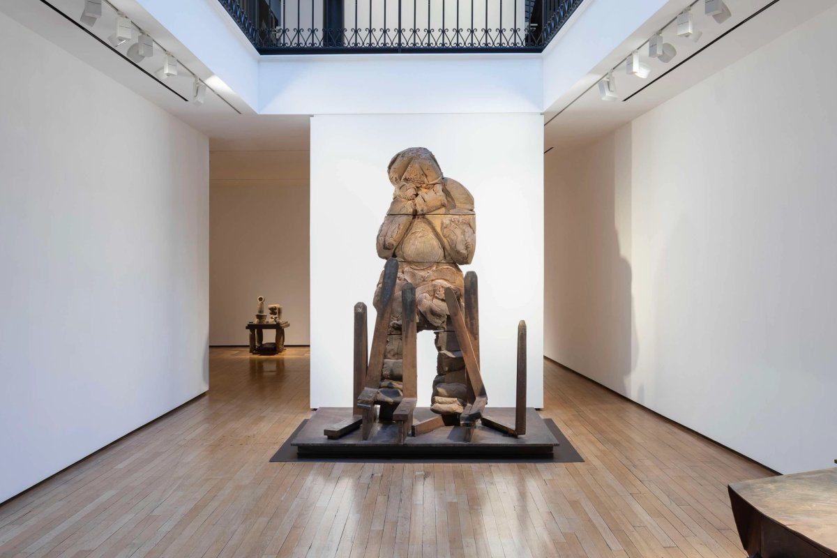 Vue de l’exposition « Anthony Caro : The Kenwood Series » à la Galerie Templon, Paris. Courtesy de la Galerie Templon. Photo Laurent Edeline