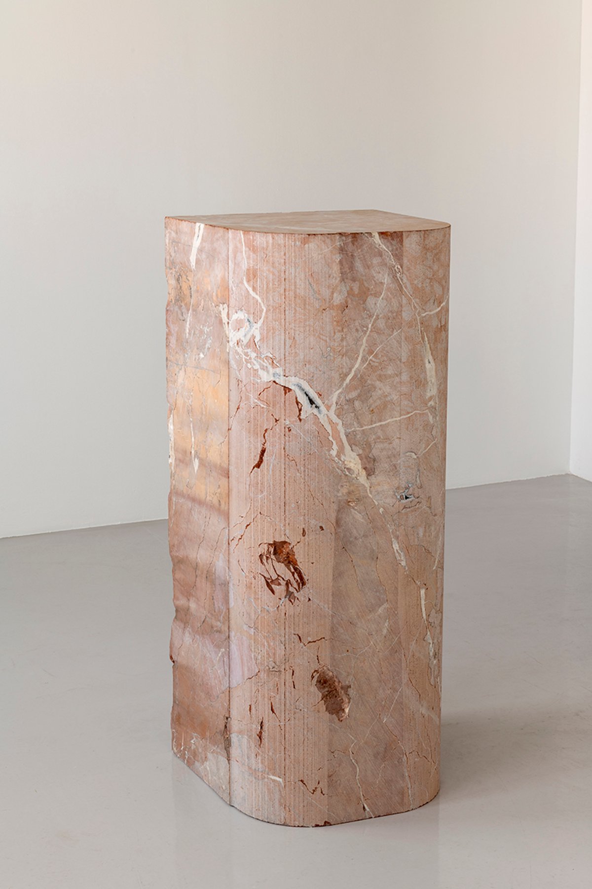 Vue de l’exposition de Trisha Donnelly chez Air de Paris. Photo : Aurélien Mole