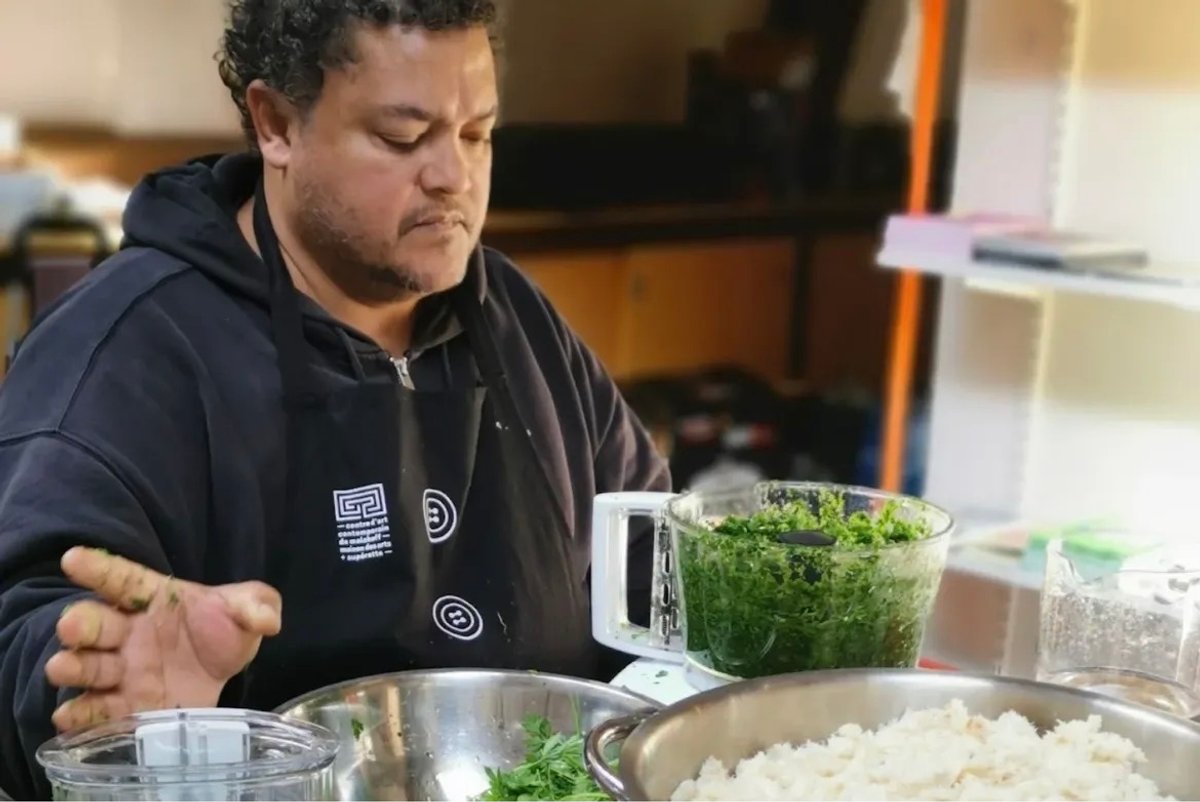 Jean-François Boclé lors d'un performance culinaire. Photo : Zoé Chauvet - Ville de Malakoff