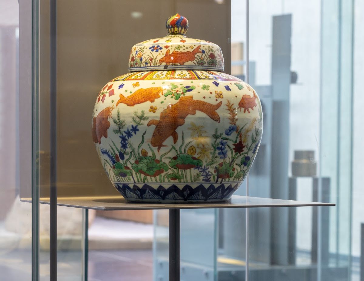 Le vase dérobé au Musée royal de Mariemont. Courtesy Musée royal de Mariemont