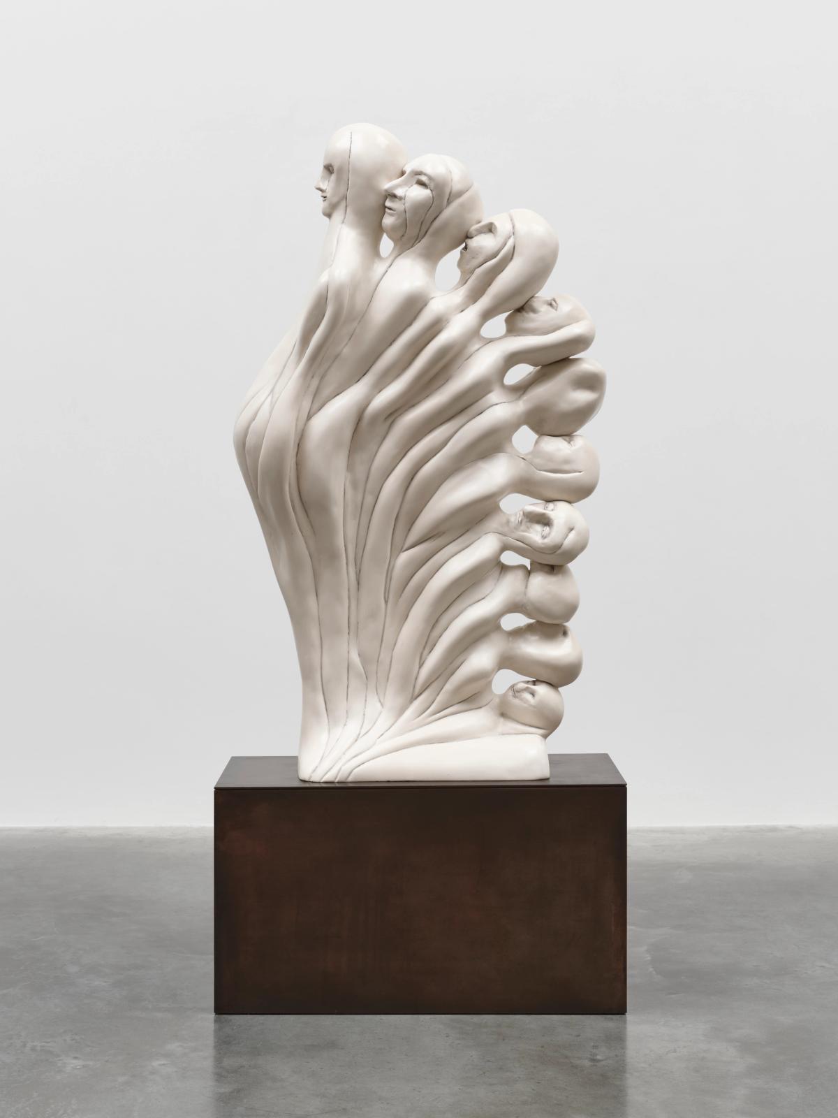 Enrico David, Assumption of we, 2014-25, Plâtre polymère, graphite, supports en acier inoxydable et socle en acier cuivré patiné bronze, 200x91x 40 cm

© Enrico David. Photo © White Cube (Theo Christelis)