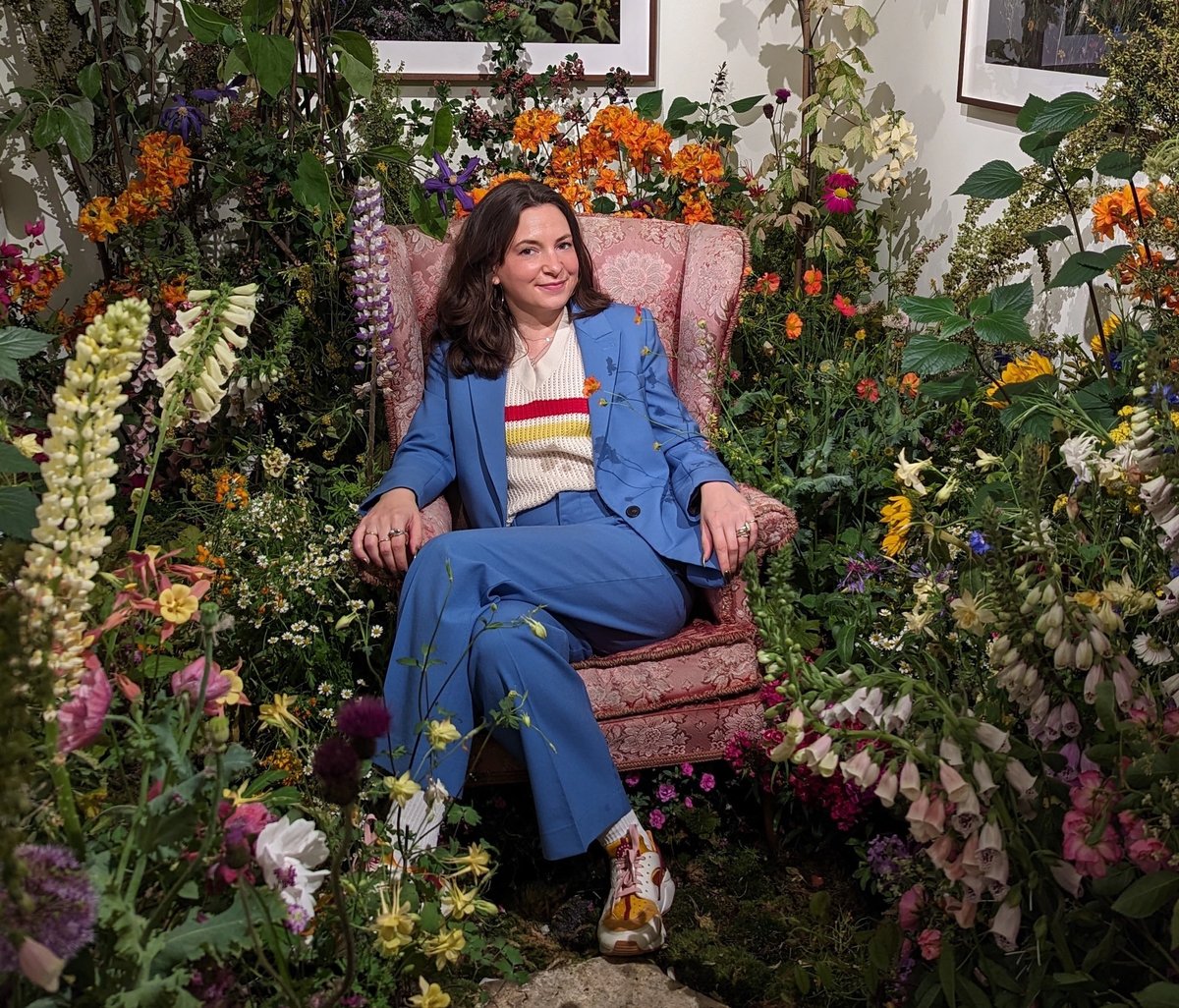 Sophie Parker photographiée dans The Garden, une installation de Siân Davey présentée par Trolley Books et Michael Hoppen Gallery à Photo London 2024. Photo © Bryony Fraser.