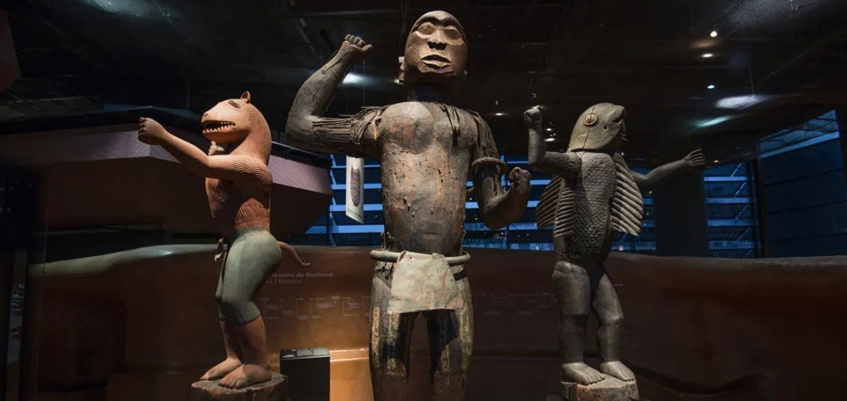 Pièces du trésor de Béhanzin restituées au Bénin en 2020. Photo : Léo Delafontaine / Musée du quai Branly / République du Bénin
