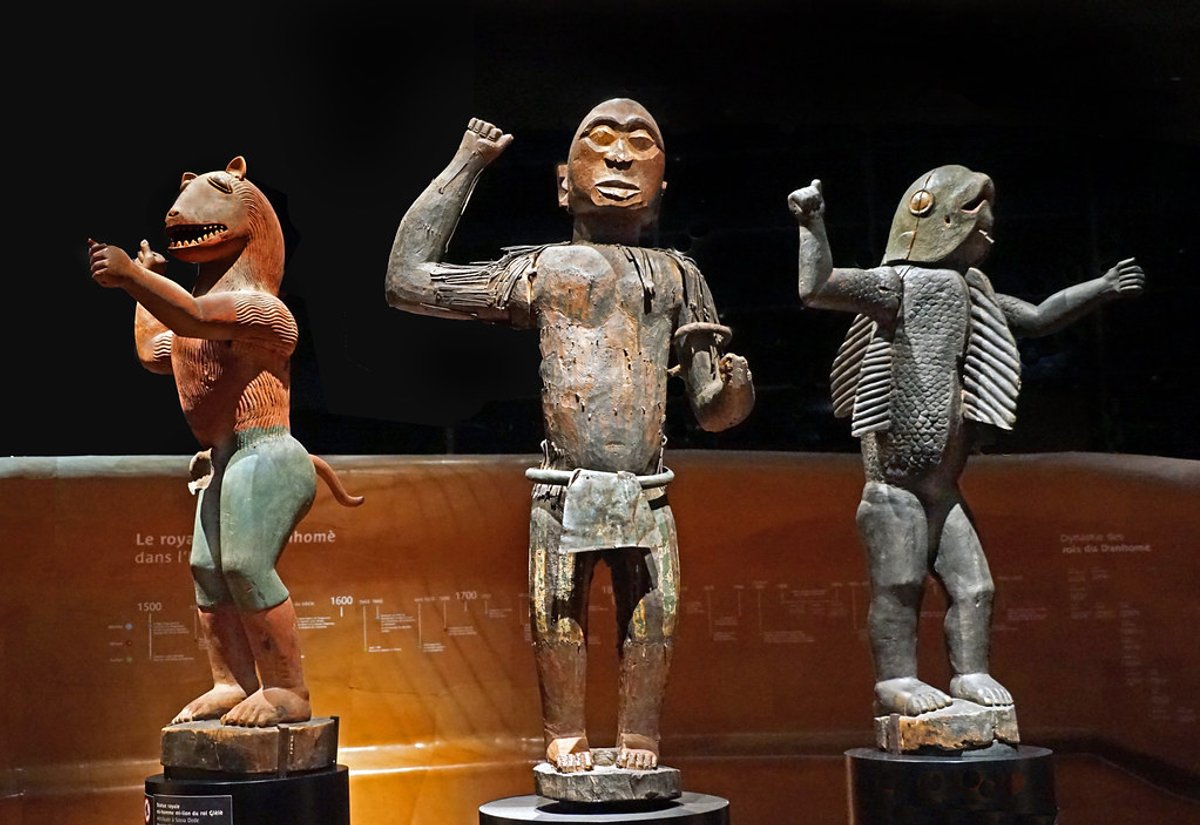 Œuvres issues du trésor royal d’Abomey, conservées au musée du quai Branly-Jacques Chirac, à Paris. Courtesy du musée du quai Branly-Jacques Chirac