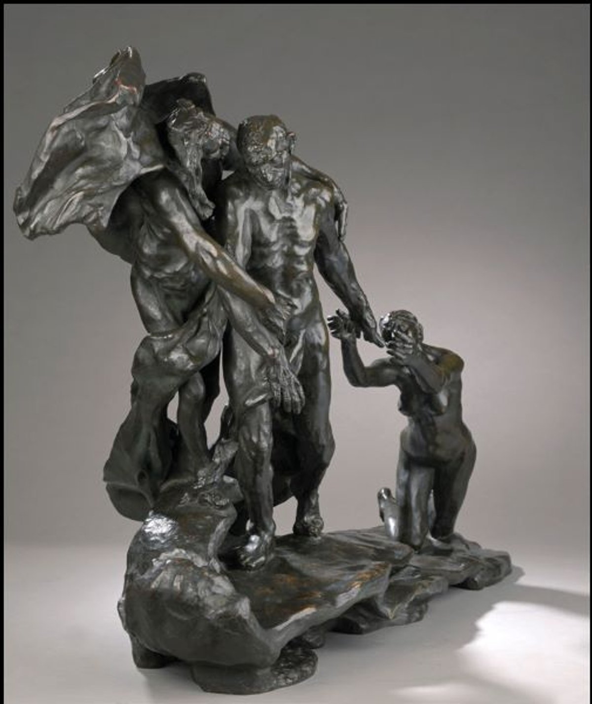 Camille Claudel, La Jeunesse et l’Âge mûr, dit L’Âge mûr, 1899, bronze, fonte de 1907, est. 1,5-2 million(s) d’euros.
© Photo Luc Paris