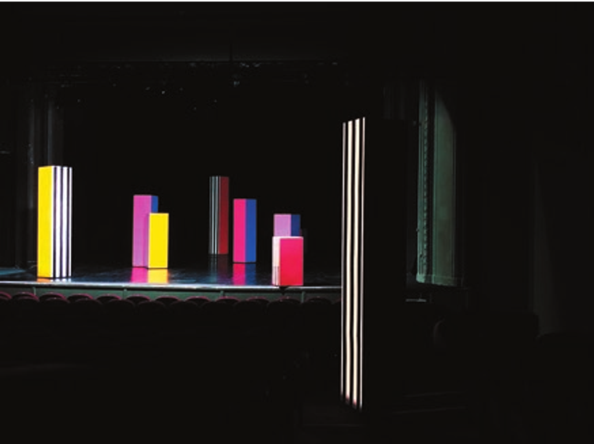 Daniel Buren, Photo-souvenir : Sans titre, travail in situ et en mouvement, scène du Studio TeatrGaleria, Varsovie, saison 2018/2019. Détail.

© DB-ADAGP Paris. © Aleksandr Prowalinski