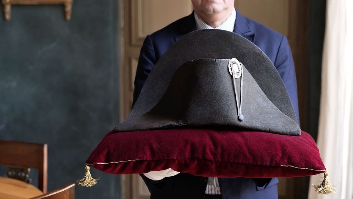 Le chapeau de Napoléon Ier vendu 1,9 million d'euros le 19 novembre 2023 chez Osenat. Courtesy Osenat