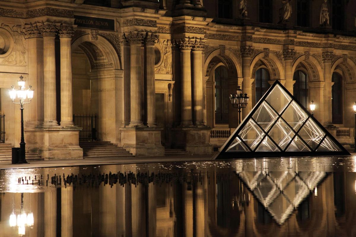 Le Louvre de nuit. © Musée du Louvre / Photo D.R.