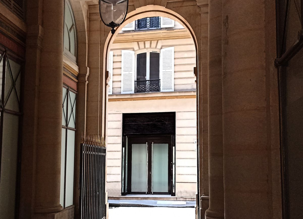 Entrée du 7 rue Montpensier.
Courtesy Peter Freeman Inc.