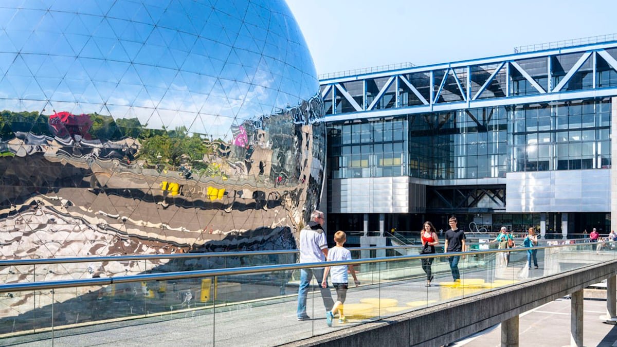 La Géode et la Cité des sciences et de l’industrie, à Paris. Photo E. Laurent-EPPDCSI
