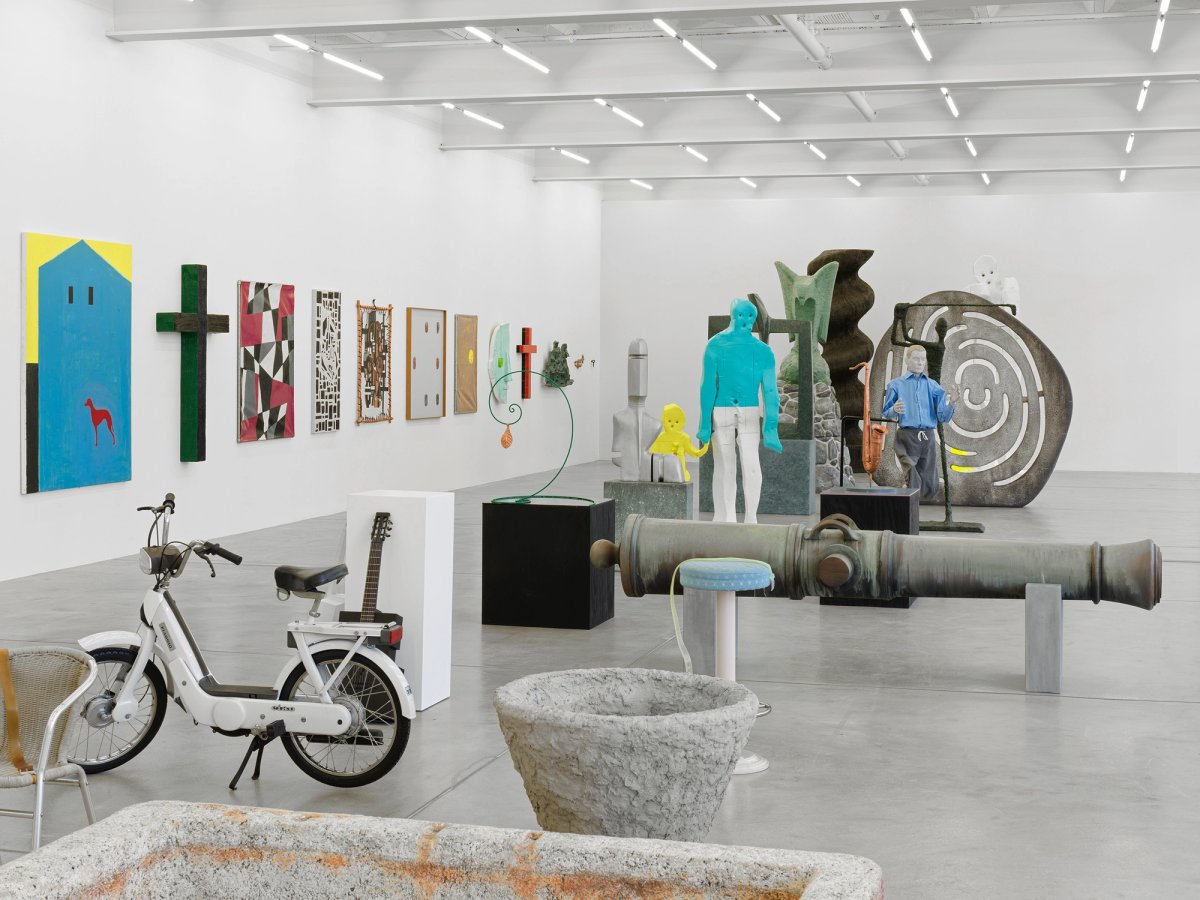 Vue de l'exposition « The Slope » de Valentin Carron à la Galerie Eva Presenhuber de Zurich. Courtesy Galerie Eva Presenhuber