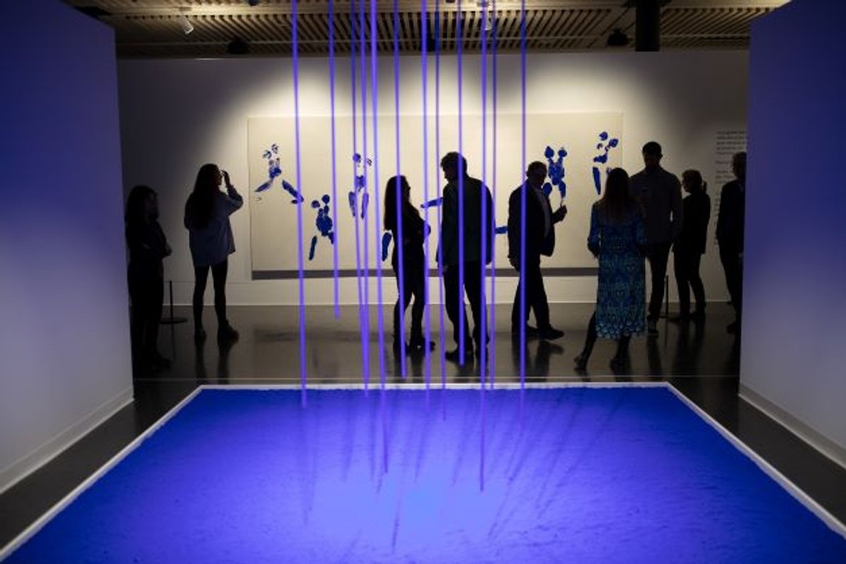 Vue de l’exposition «Yves Klein. Rêver dans le rêve des autres», Fondation Opale, Lens (Suisse), 2023.
© Yorick Chassigneux