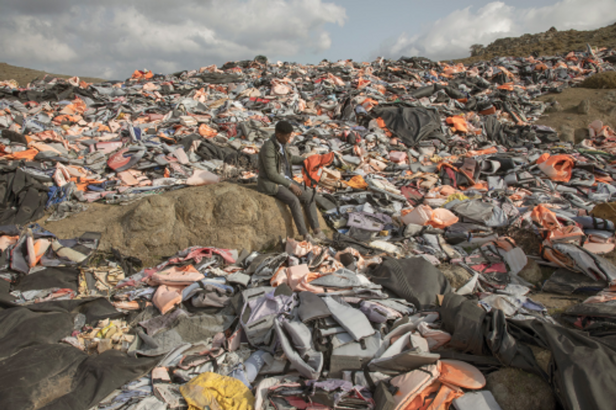 Mathieu Pernot, Mohamed Abakar, Mólyvos, Lesbos, photographie couleur, 2020. © Mathieu Pernot