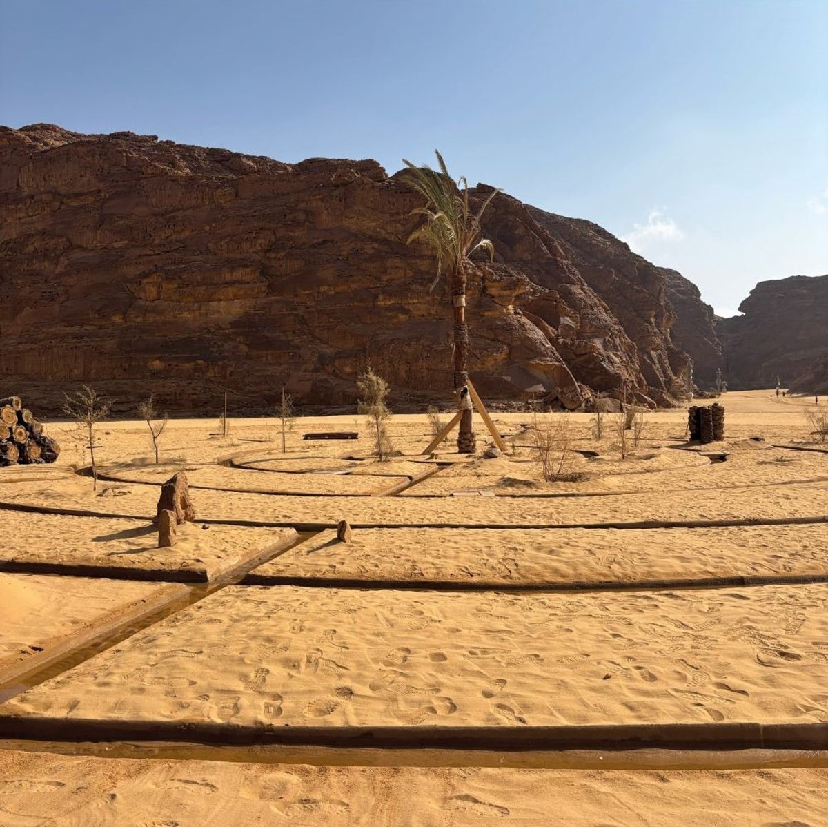 Mohammad Alfaraj, What was the Question Again?, installation in situ, Biennale Desert X AlUla, Arabie saoudite, 2026. © Mohammad Alfaraj. Photo D.R.