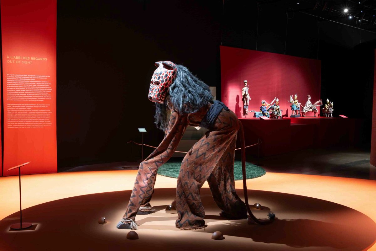 Vue de l’exposition « Au Mali, quand les animaux dansent » au musée des Confluences, à Lyon. © musée des Confluences - Bertrand Stofleth