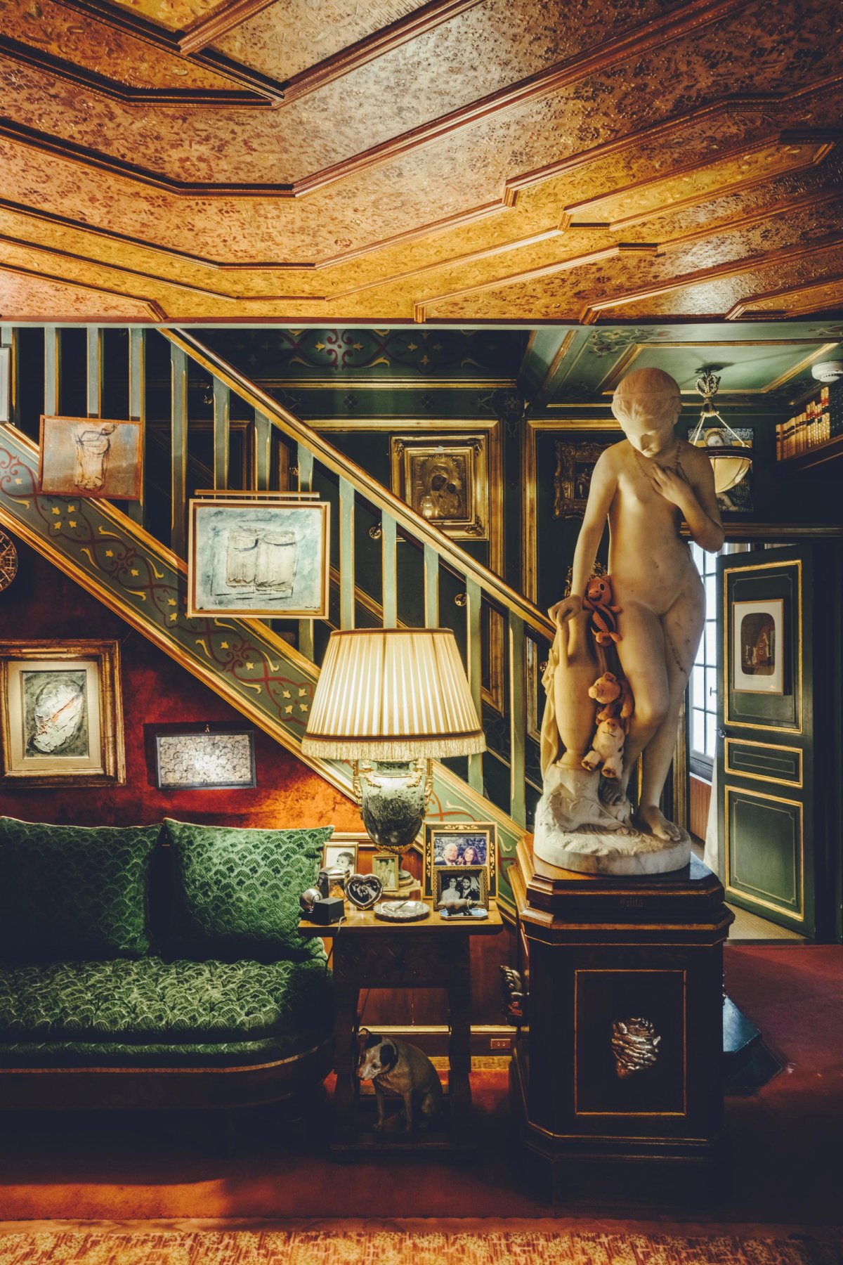 Intérieur de la résidence de Jean-Marie Rossi à Rueil-Malmaison. © Matthieu Salvaing