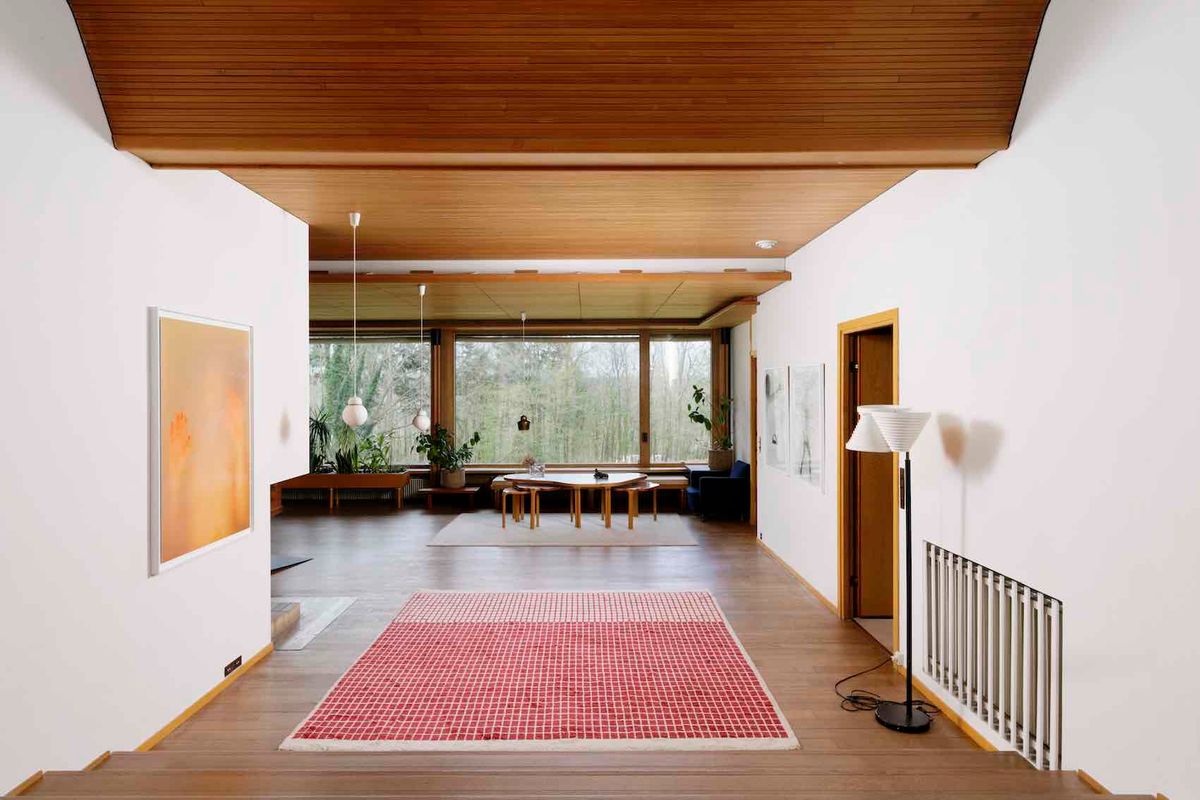 Vue sur l'exposition « When our eyes touch » (2021) à la Maison Louis Carré. Photo : Aurélien Mole / Maison Louis Carré