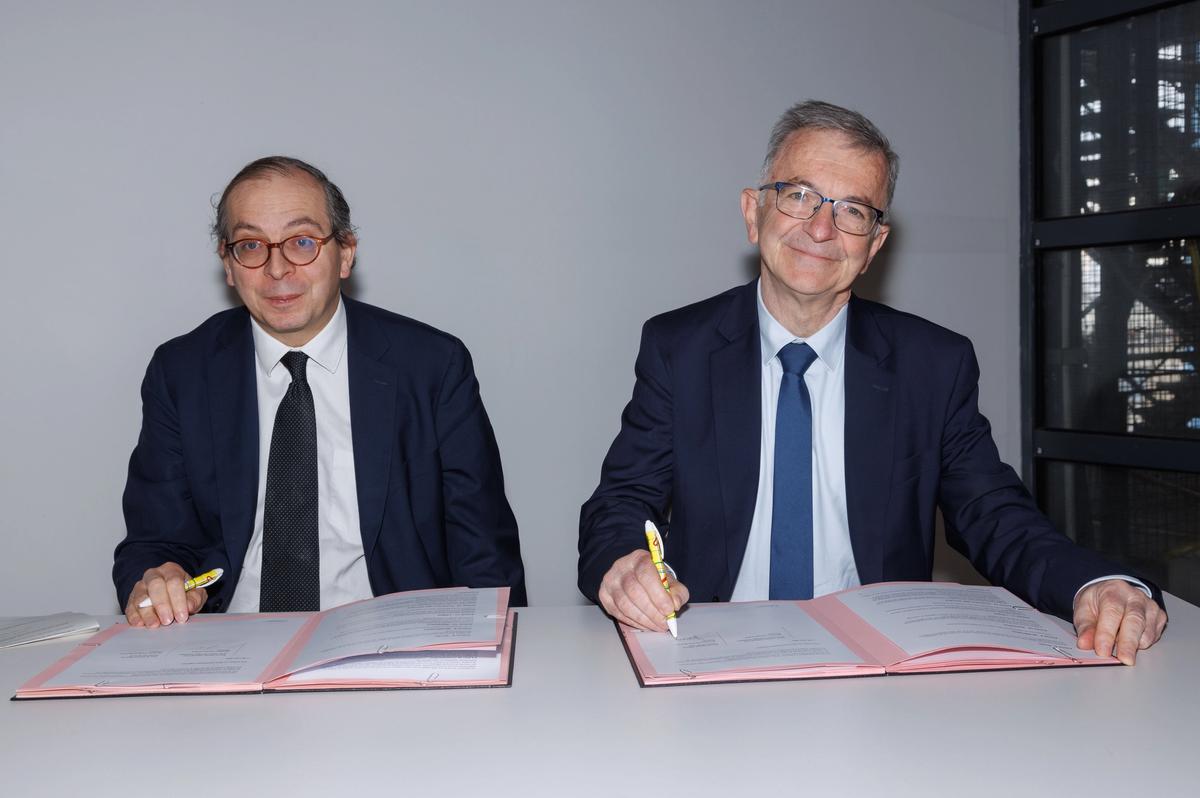 Signature du partenariat entre la Région Centre-Val de Loire et le Centre Pompidou mardi 28 mars. © Centre Pompidou. Photo : Hervé Véronese, 2023