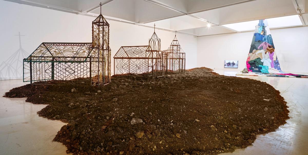 Vue de l’exposition « Daniel Rycharski. La goutte creuse la pierre », 2019. Photo : François Fernandez. © Villa Arson
