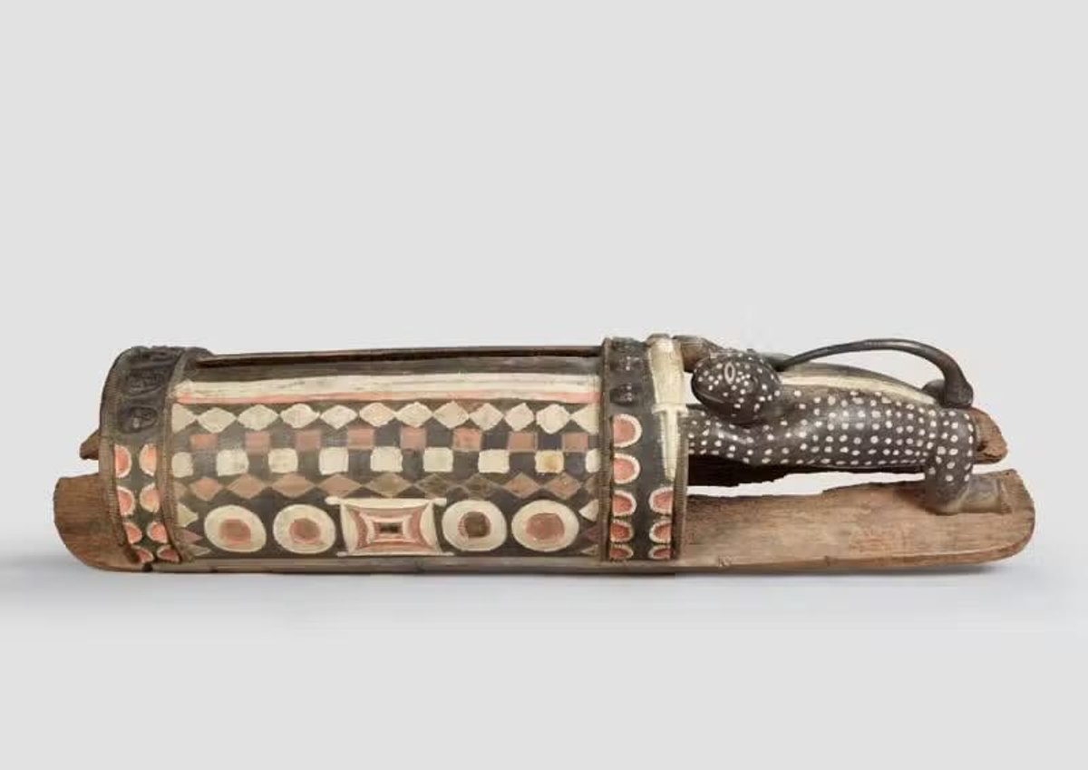 Le « Djidji Ayokwê », dit « tambour parleur ». Communication Ministère de la Culture et de la Francophonie de la Côte d’Ivoire