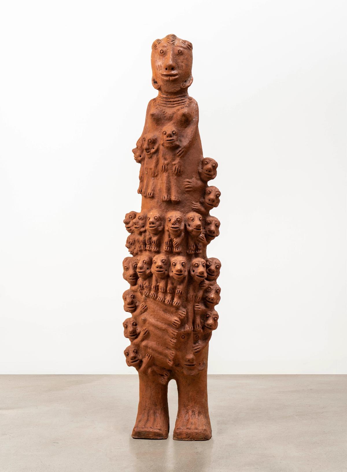 Seyni Awa Camara, Untitled, 2019, terre cuite. © Seyni Awa Camara. Courtesy de MAGNIN-A