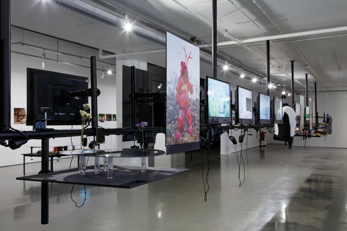 Vue de l’exposition « Petrichor, l’odeur de la pluie » à la Casa do Design, à Matosinhos. Courtesy Porto Design Biennale. Photo : Helena Sá