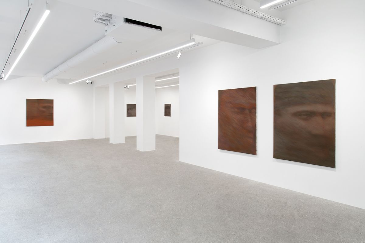 Vue de l’exposition « Julien Heintz, Residual Moments », Mennour (5 rue du Pont de Lodi), 2025. 

© Julien Heintz. Photo. Archives Mennour. Courtesy de l'artiste et Mennour, Paris.