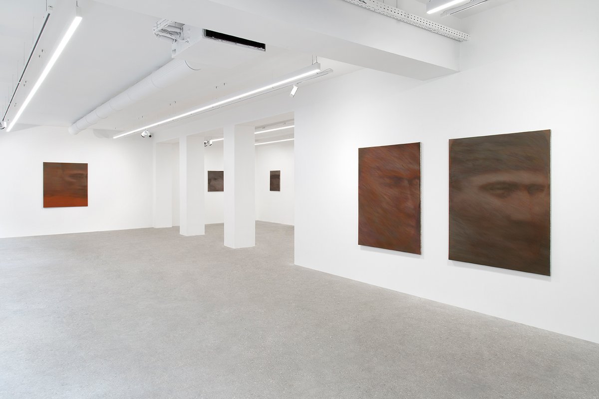 Vue de l’exposition « Julien Heintz, Residual Moments », Mennour (5 rue du Pont de Lodi), 2025.
© Julien Heintz. Photo. Archives Mennour. Courtesy de l'artiste et Mennour, Paris.