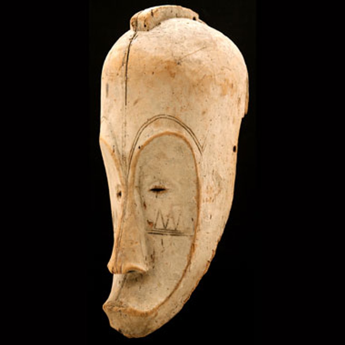 Masque Ngil Fang, vente Vérité. Photo: D.R