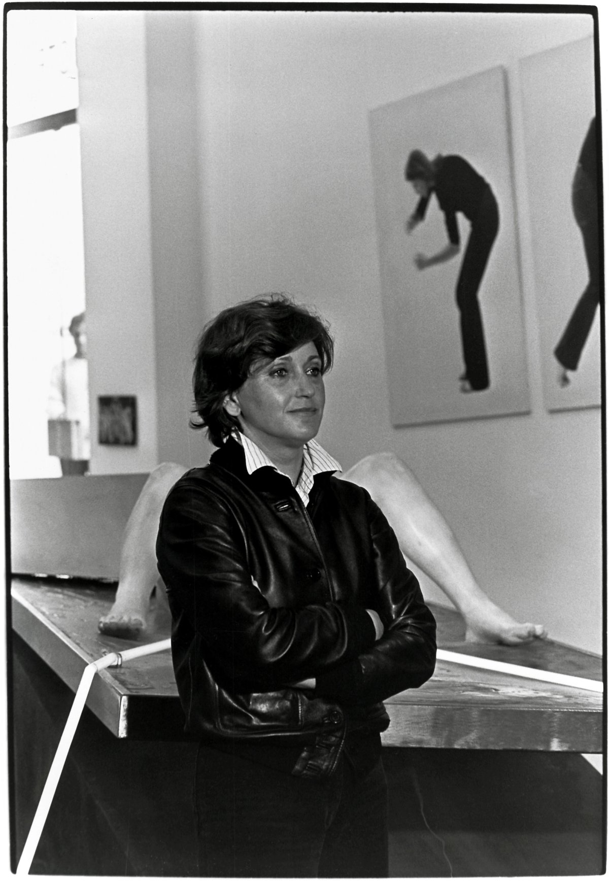 VALIE EXPORT au sein de son exposition pour le pavillon autrichien à la Biennale de Venise, en 1980. Courtesy de la galerie Thaddaeus Ropac