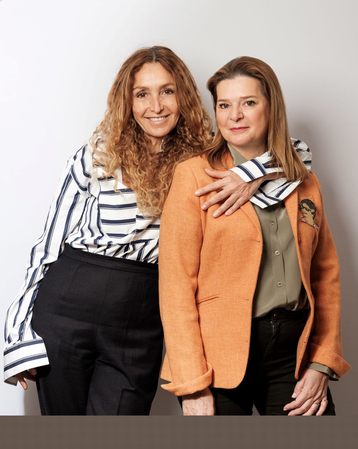 Laure d'Hauteville (à droite) et Joanna Chevalier. Courtesy Menart Fair