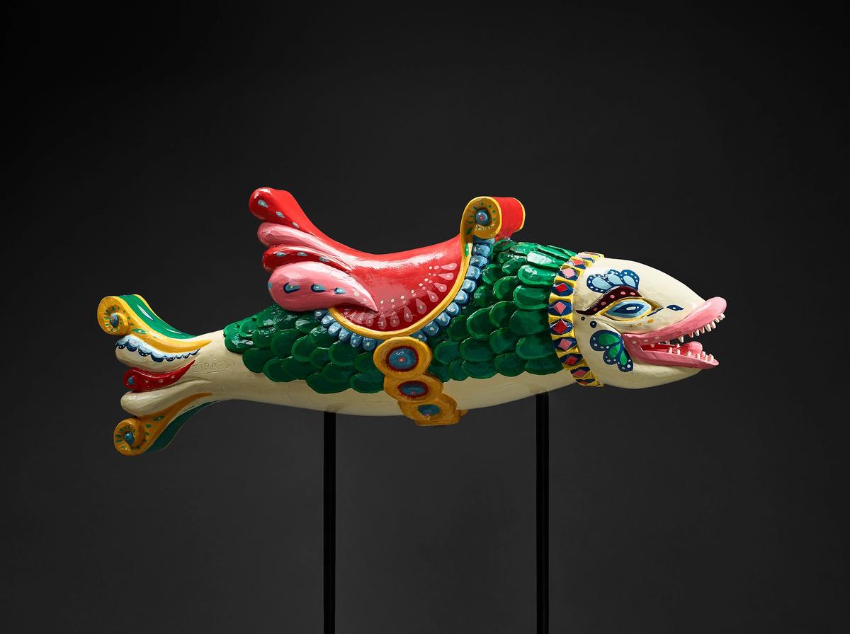 Pierre Girardy, Poisson Romuald, 1989, sujet de manège de chevaux en bois sculpté, peint et vernis, Mucem, Marseille. © Mucem/Marianne Kuhn